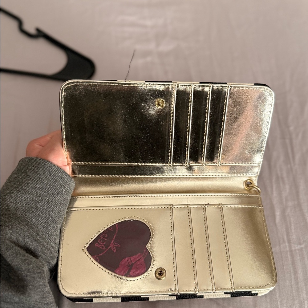 Wallet - Picture 2 of 2